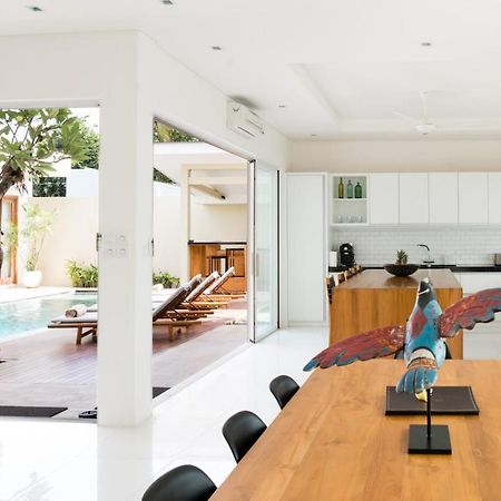 Villa Aditi, Sitara Villa Group スミニャック エクステリア 写真