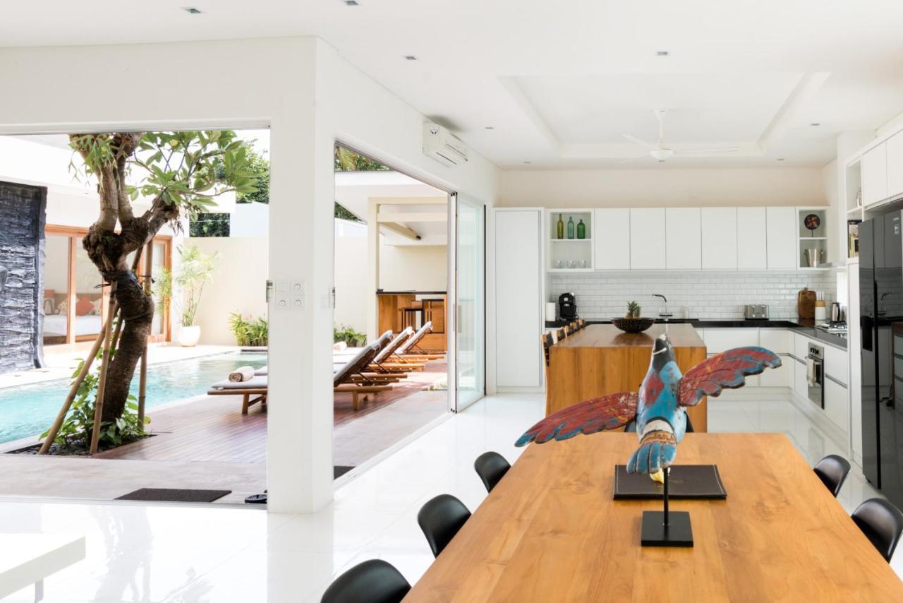 Villa Aditi, Sitara Villa Group スミニャック エクステリア 写真