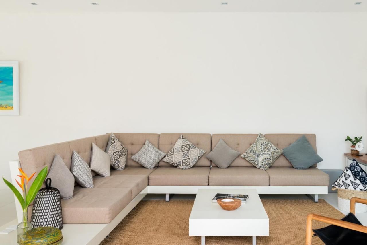 Villa Aditi, Sitara Villa Group スミニャック エクステリア 写真