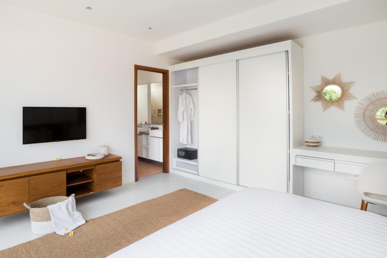 Villa Aditi, Sitara Villa Group スミニャック エクステリア 写真