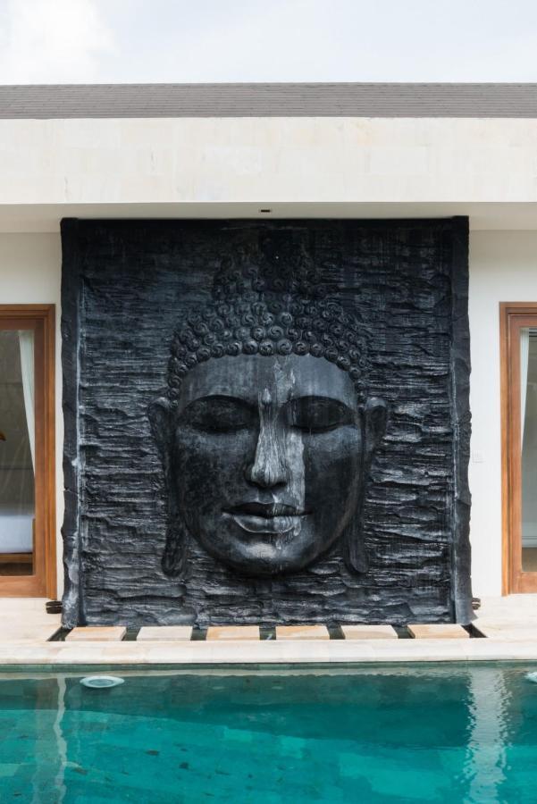 Villa Aditi, Sitara Villa Group スミニャック エクステリア 写真