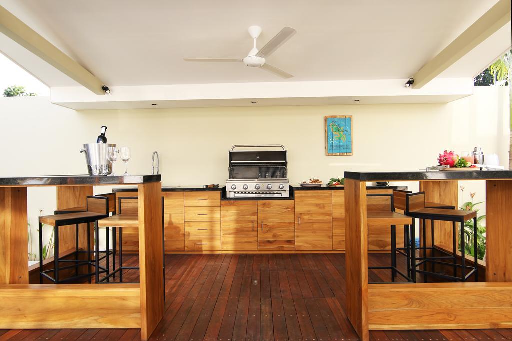 Villa Aditi, Sitara Villa Group スミニャック エクステリア 写真