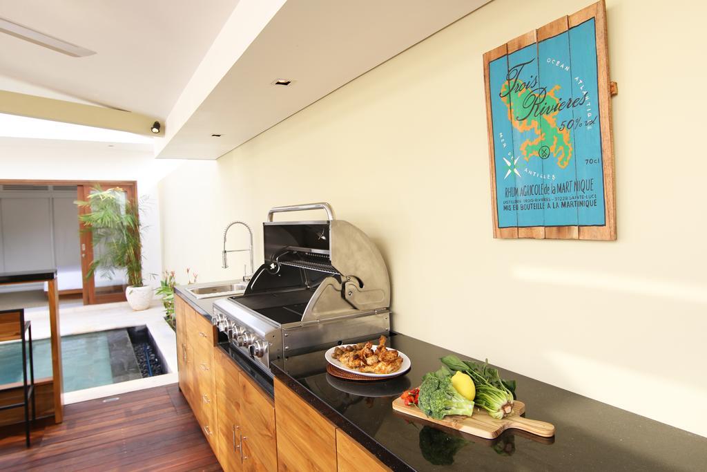 Villa Aditi, Sitara Villa Group スミニャック エクステリア 写真