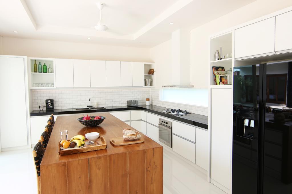 Villa Aditi, Sitara Villa Group スミニャック エクステリア 写真