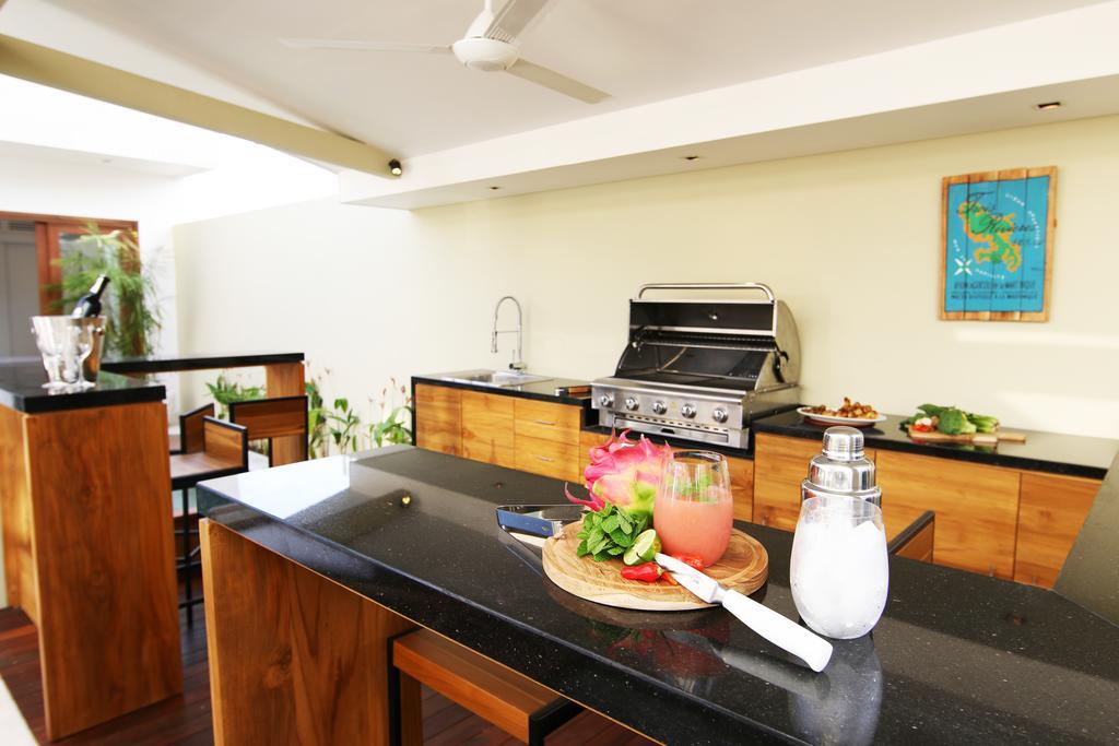 Villa Aditi, Sitara Villa Group スミニャック エクステリア 写真
