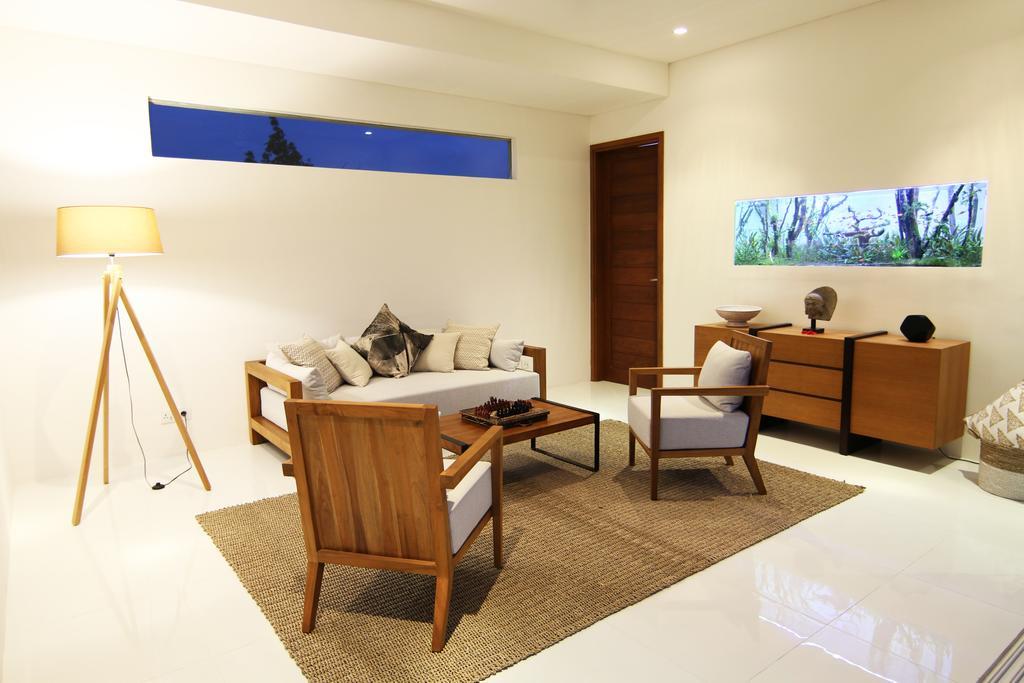 Villa Aditi, Sitara Villa Group スミニャック エクステリア 写真